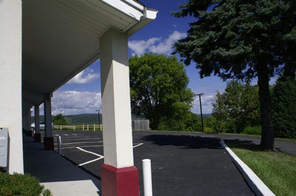 Appalachian Motel Vernon Eksteriør billede